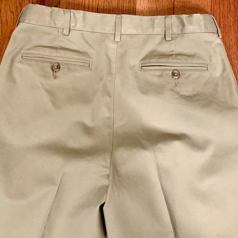 LAND’s END BEIGE TRADITIONAL FIT KHAKIS 32”x29”
